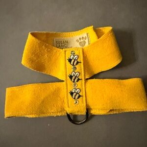 Susan Lanci Yellow ultrasuede Tinkie Dog Harness Bee Embroidery size XS Xsmall